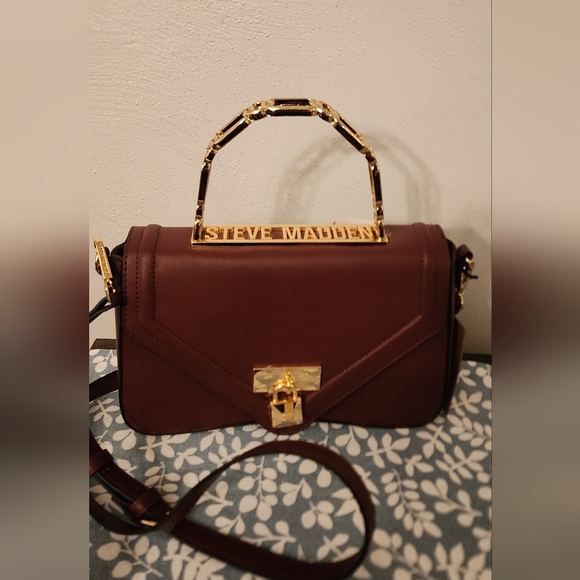 Steve Madden Gorgeous Burgandy Handbag with Gold Trim and solid handle o… - Picture 7 of 8